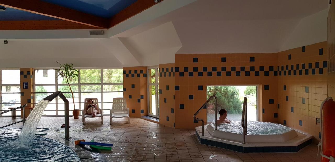 Hotel Diadem Jerzmionki Buitenkant foto