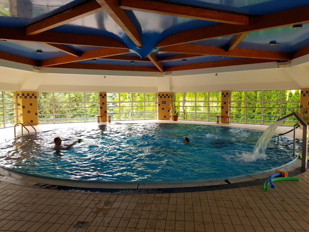 Hotel Diadem Jerzmionki Buitenkant foto