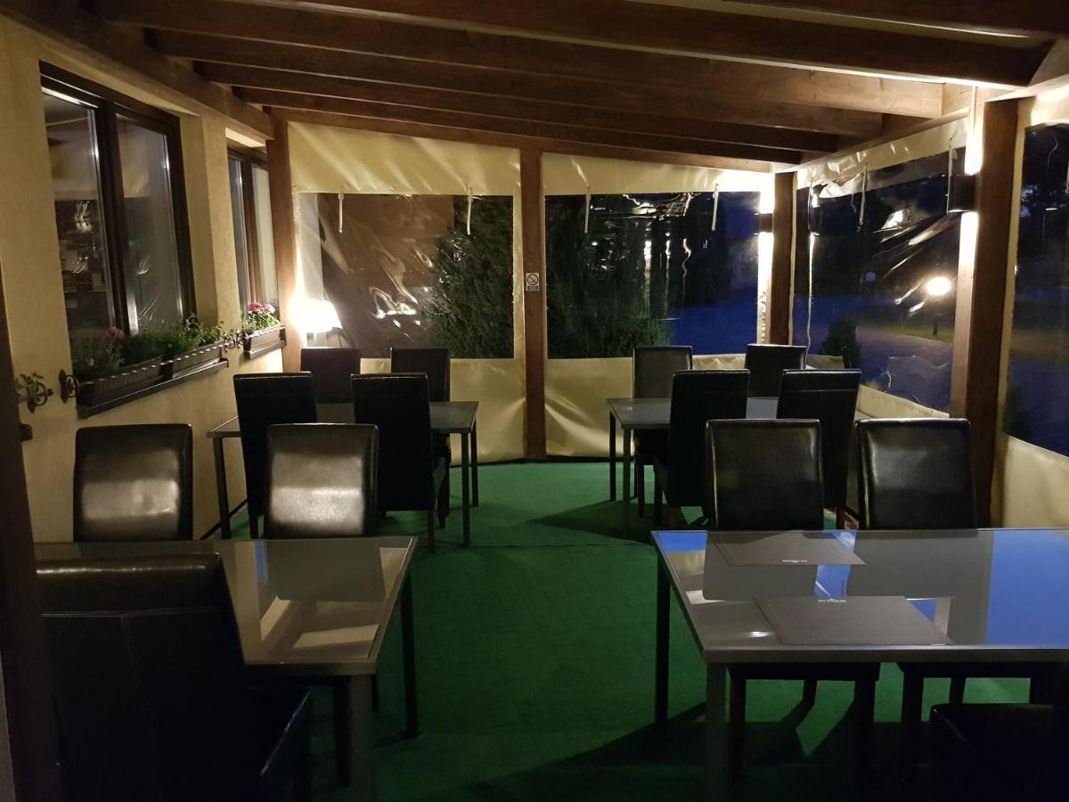 Hotel Diadem Jerzmionki Buitenkant foto