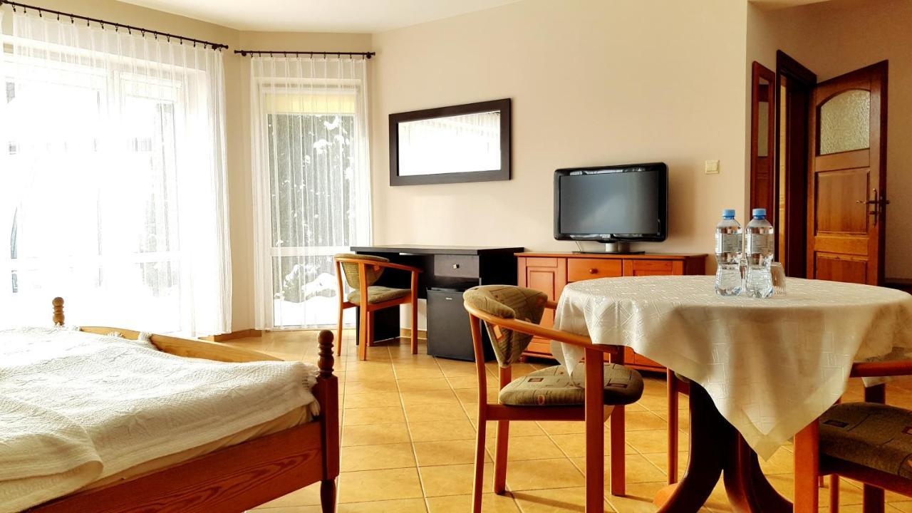 Hotel Diadem Jerzmionki Buitenkant foto