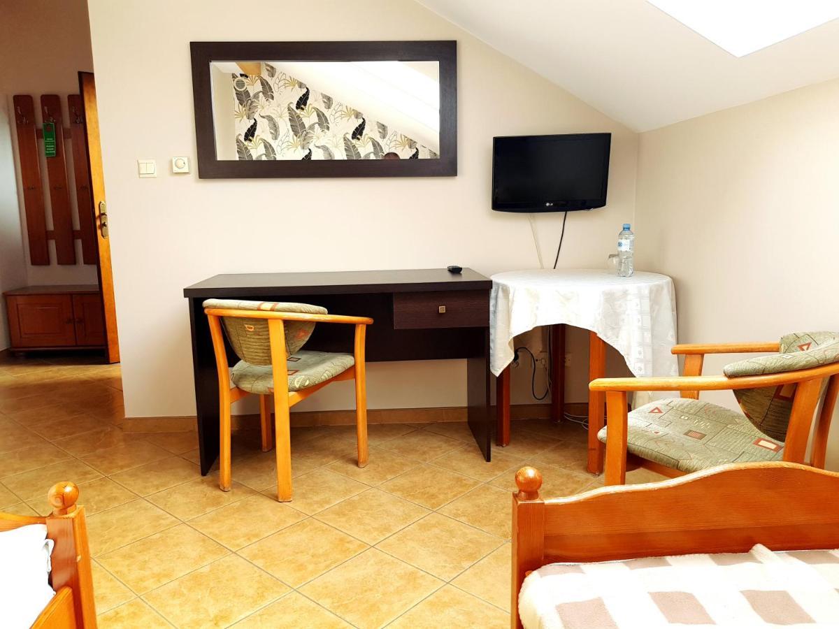 Hotel Diadem Jerzmionki Buitenkant foto