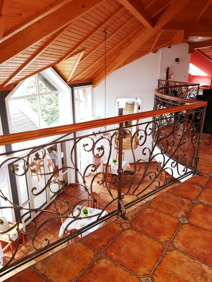 Hotel Diadem Jerzmionki Buitenkant foto