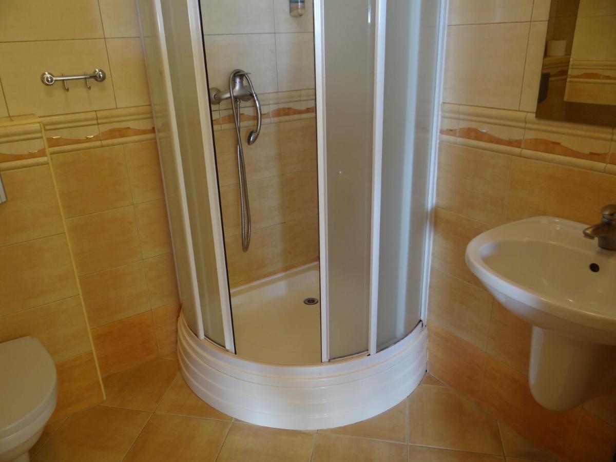 Hotel Diadem Jerzmionki Buitenkant foto